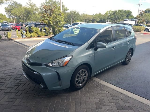 Used 2017 Toyota Prius V Four FWD image 3