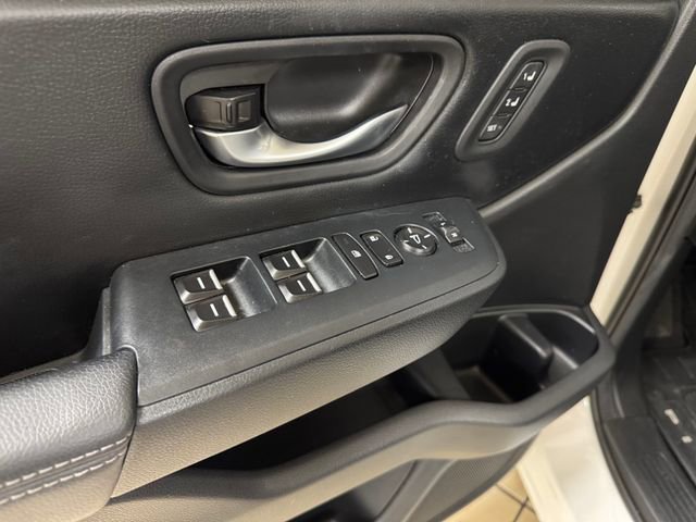 Used 2024 Honda Pilot Touring image 7