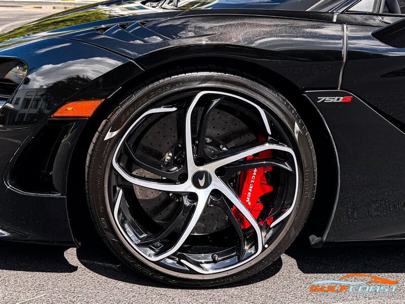 Used 2024 McLaren 750S Spider RWD image 39