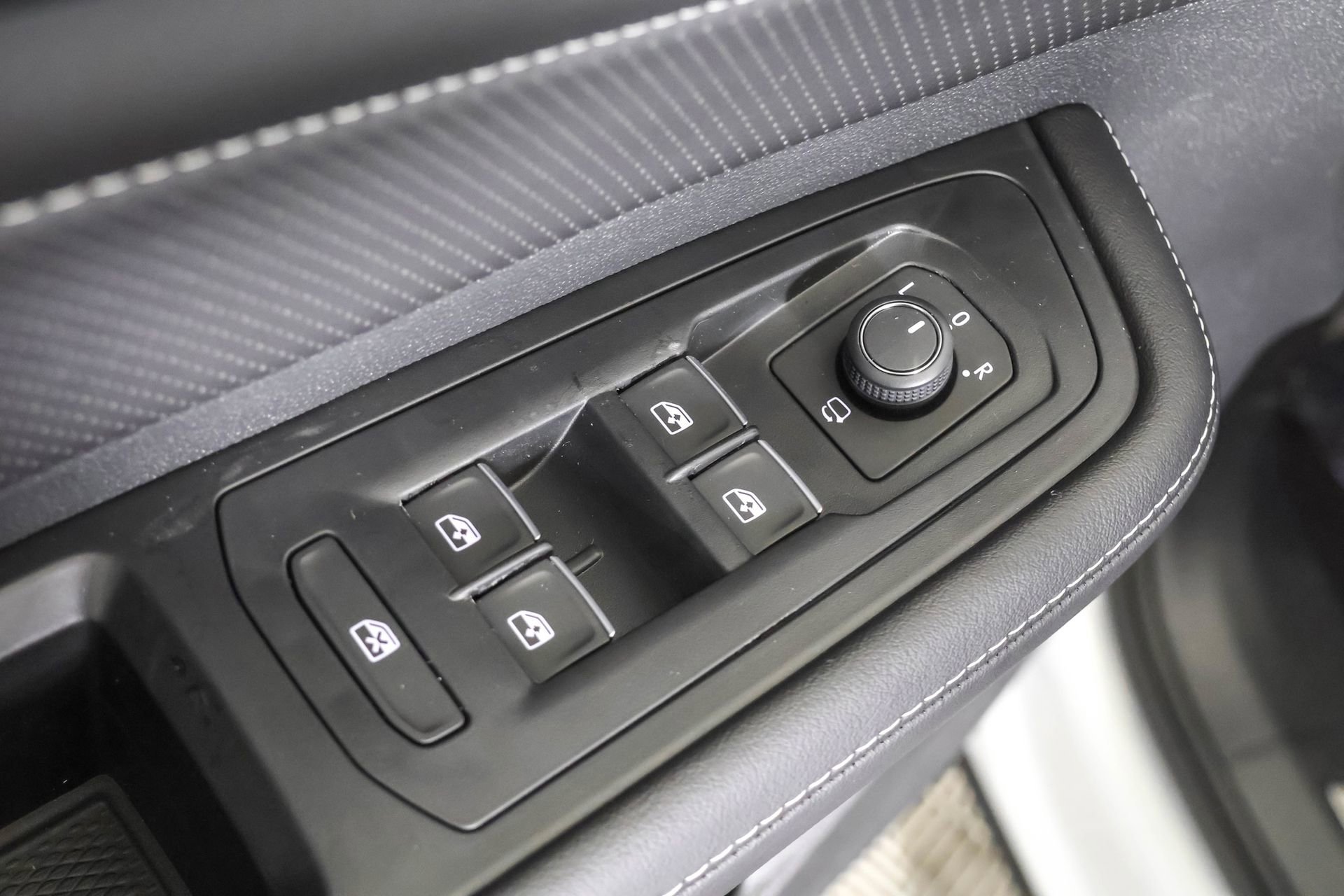 New 2026 Volkswagen Atlas Cross Sport SEL Premium R-Line image 33
