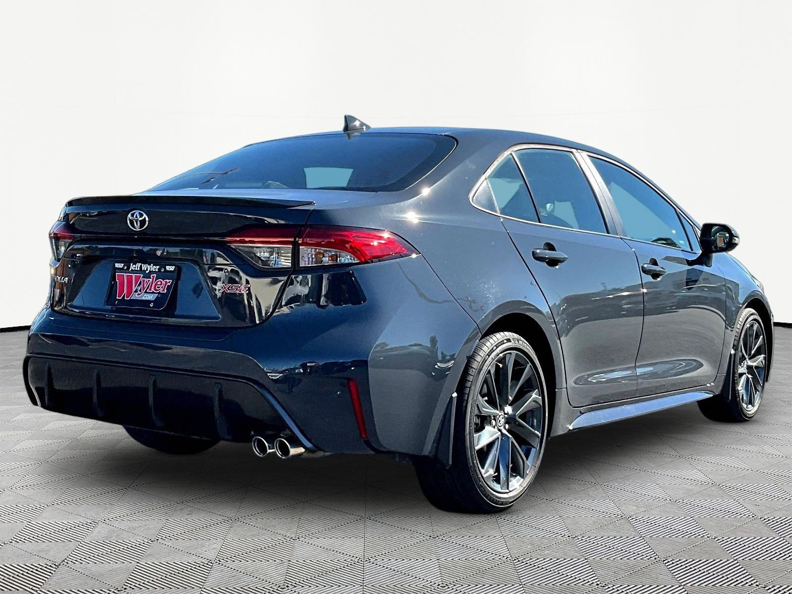Used 2024 Toyota Corolla XSE FWD image 6