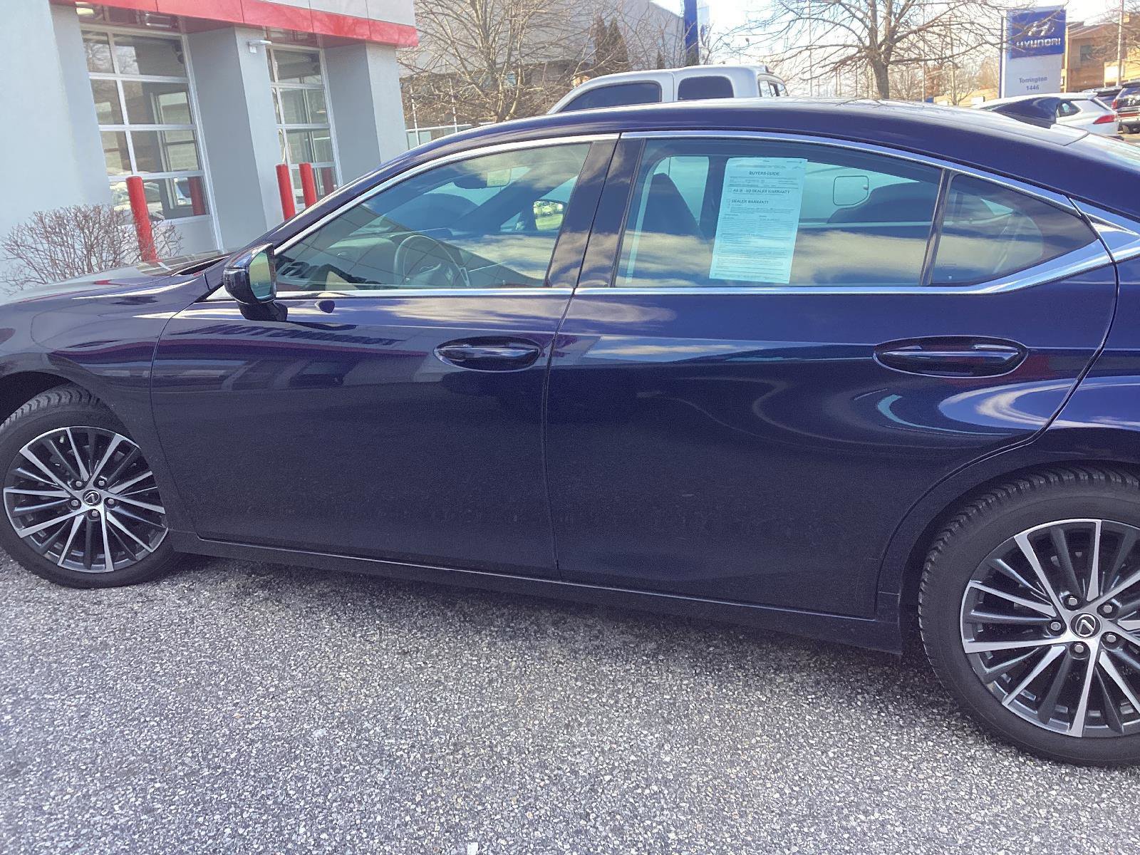 Used 2022 Lexus ES 350 w/ Premium Package image 5