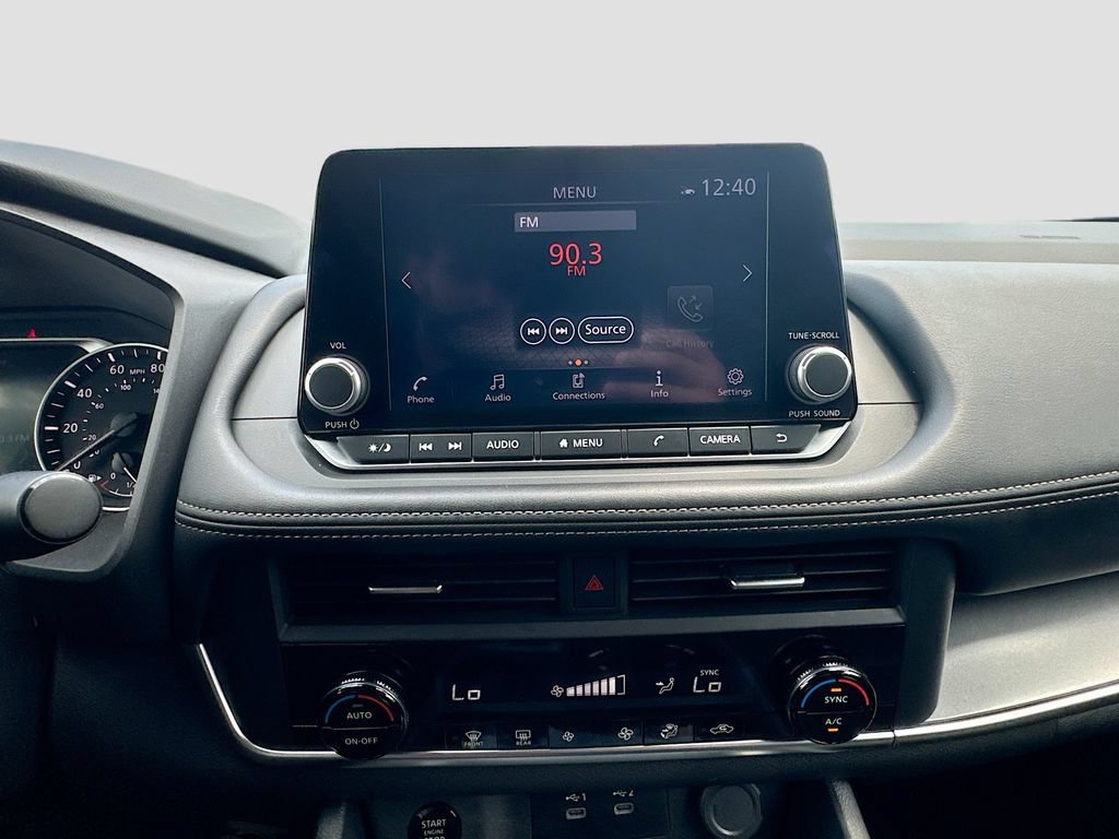 Certified 2025 Nissan Rogue SV FWD image 17