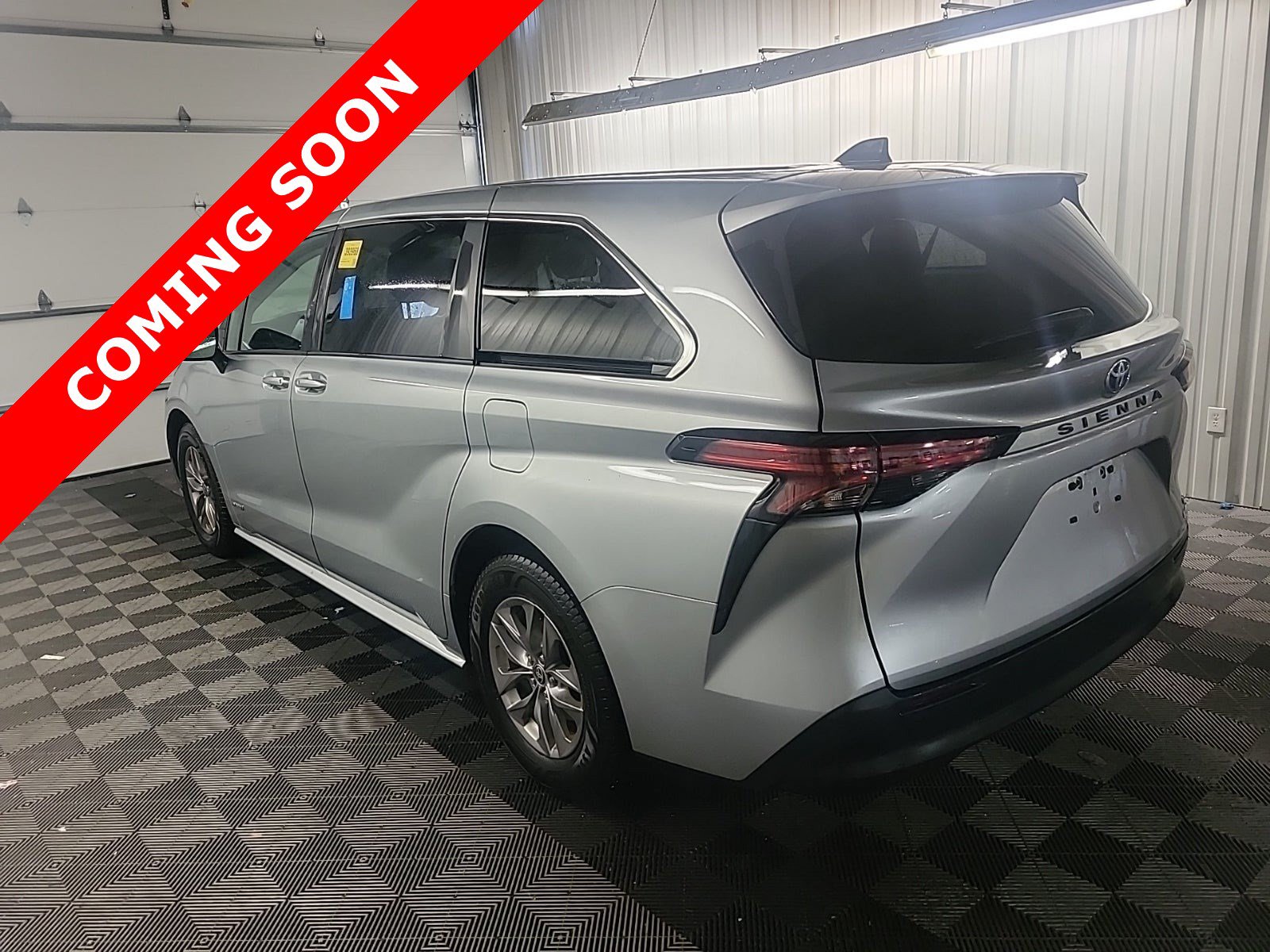 Used 2021 Toyota Sienna LE FWD image 5