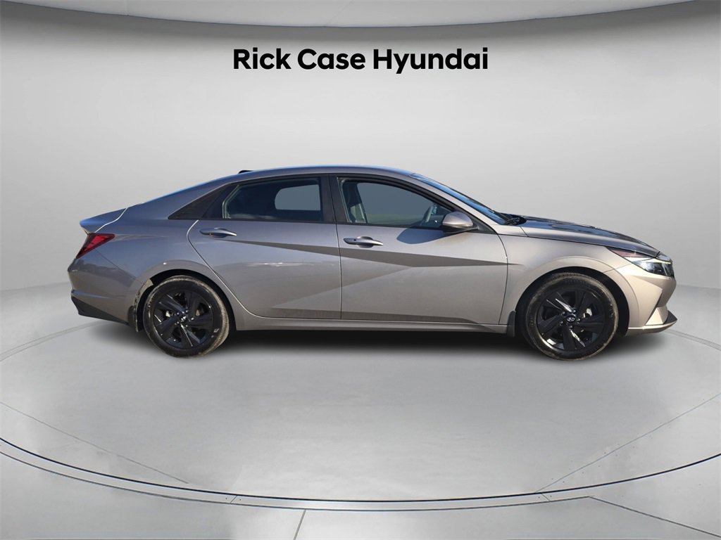 Certified 2023 Hyundai Elantra SEL w/ Cargo Package image 4