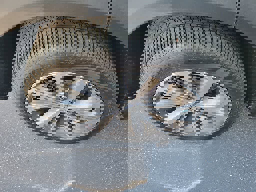 Used 2025 Ford Explorer Platinum w/ Ultimate Package image 9