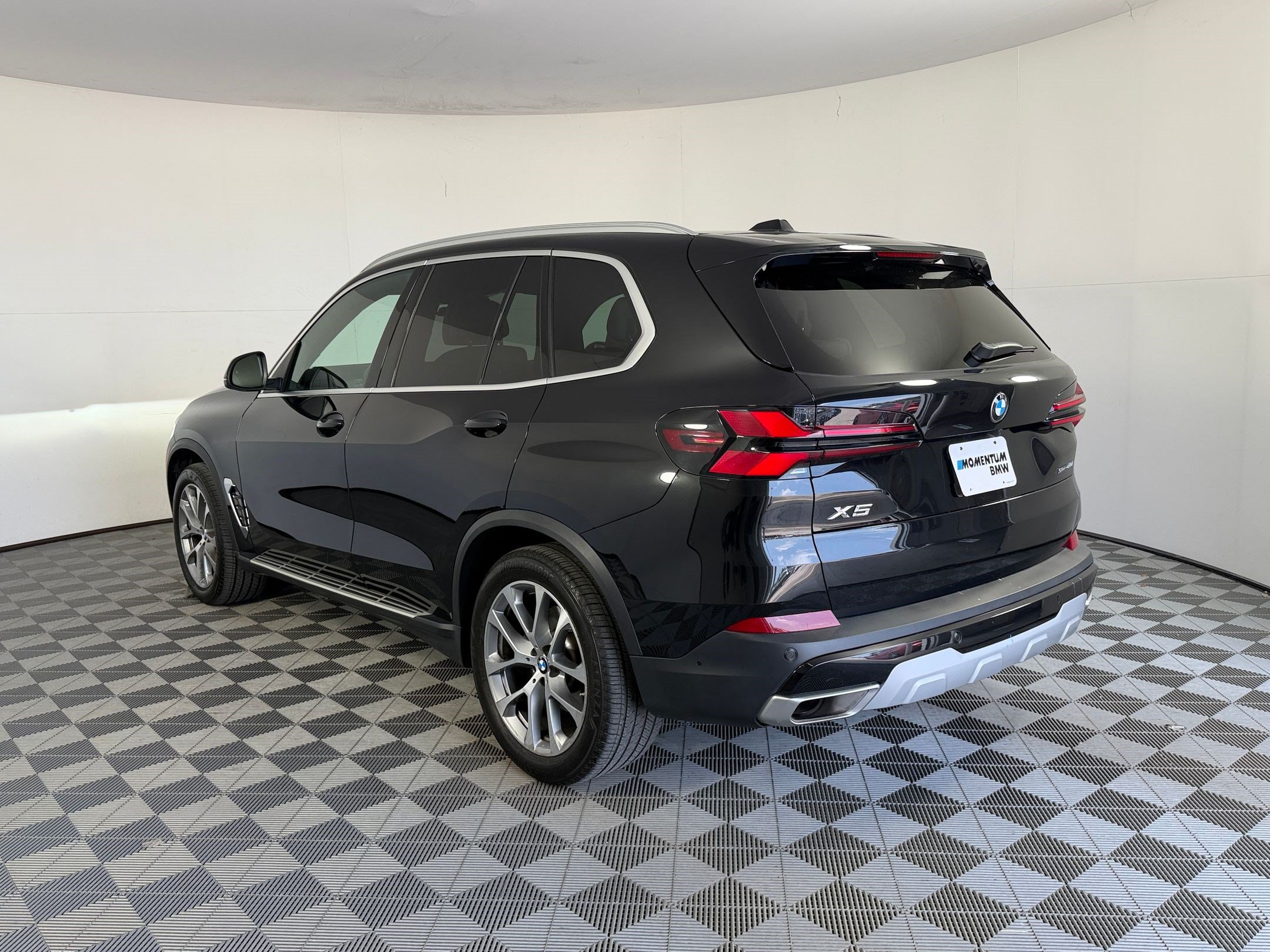 Used 2026 BMW X5 sDrive40i RWD image 3