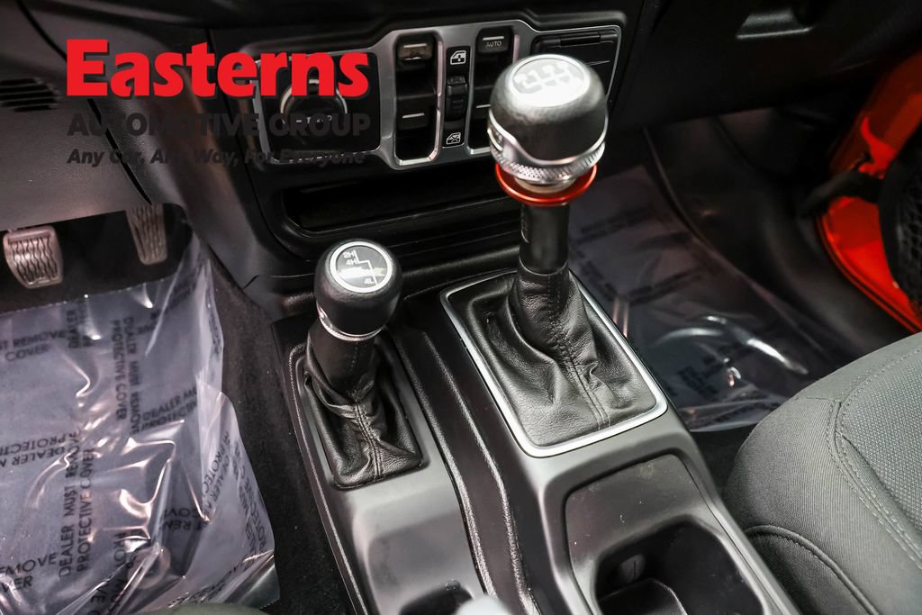 Used 2018 Jeep Wrangler Unlimited Sport S AWD/4WD image 14