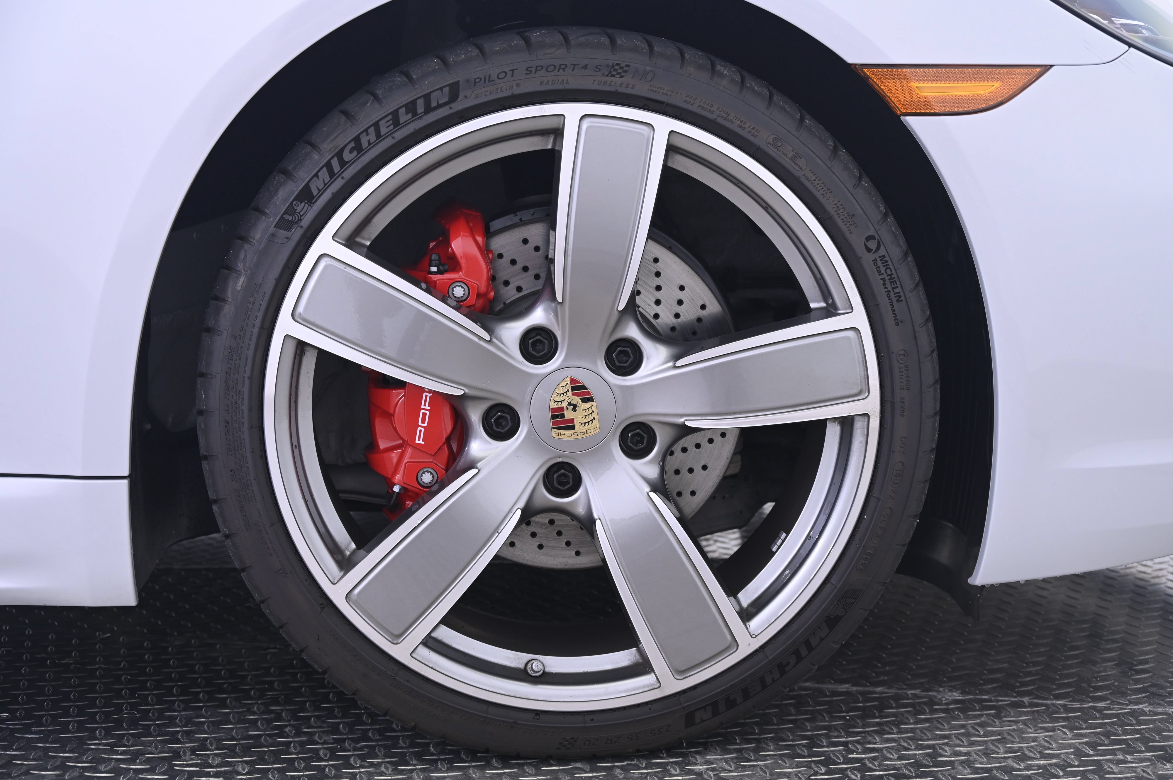 Certified 2024 Porsche 718 Cayman S RWD image 14
