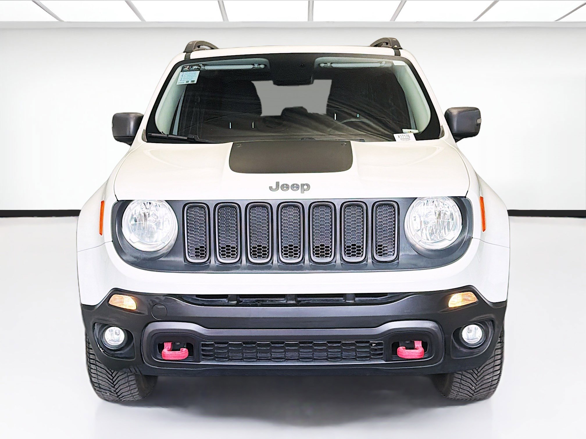 Used 2016 Jeep Renegade Trailhawk AWD/4WD image 2