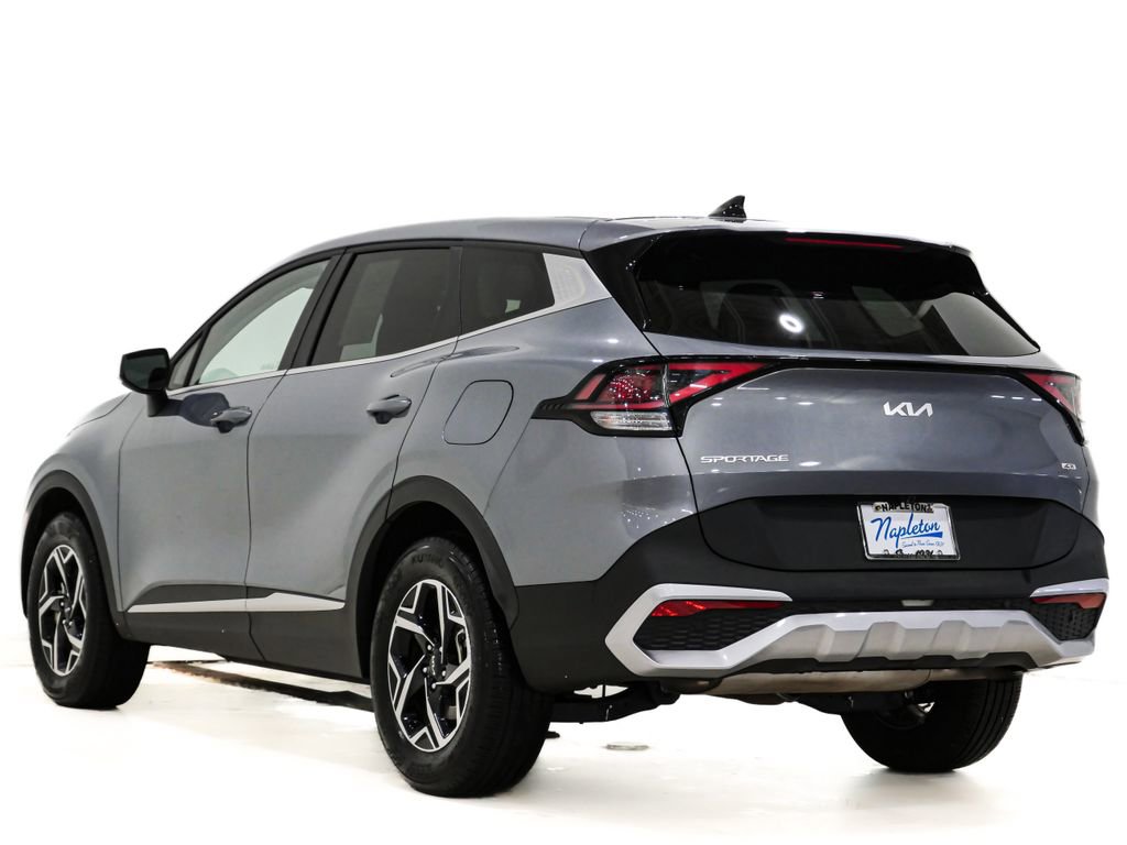 Used 2025 Kia Sportage LX image 8