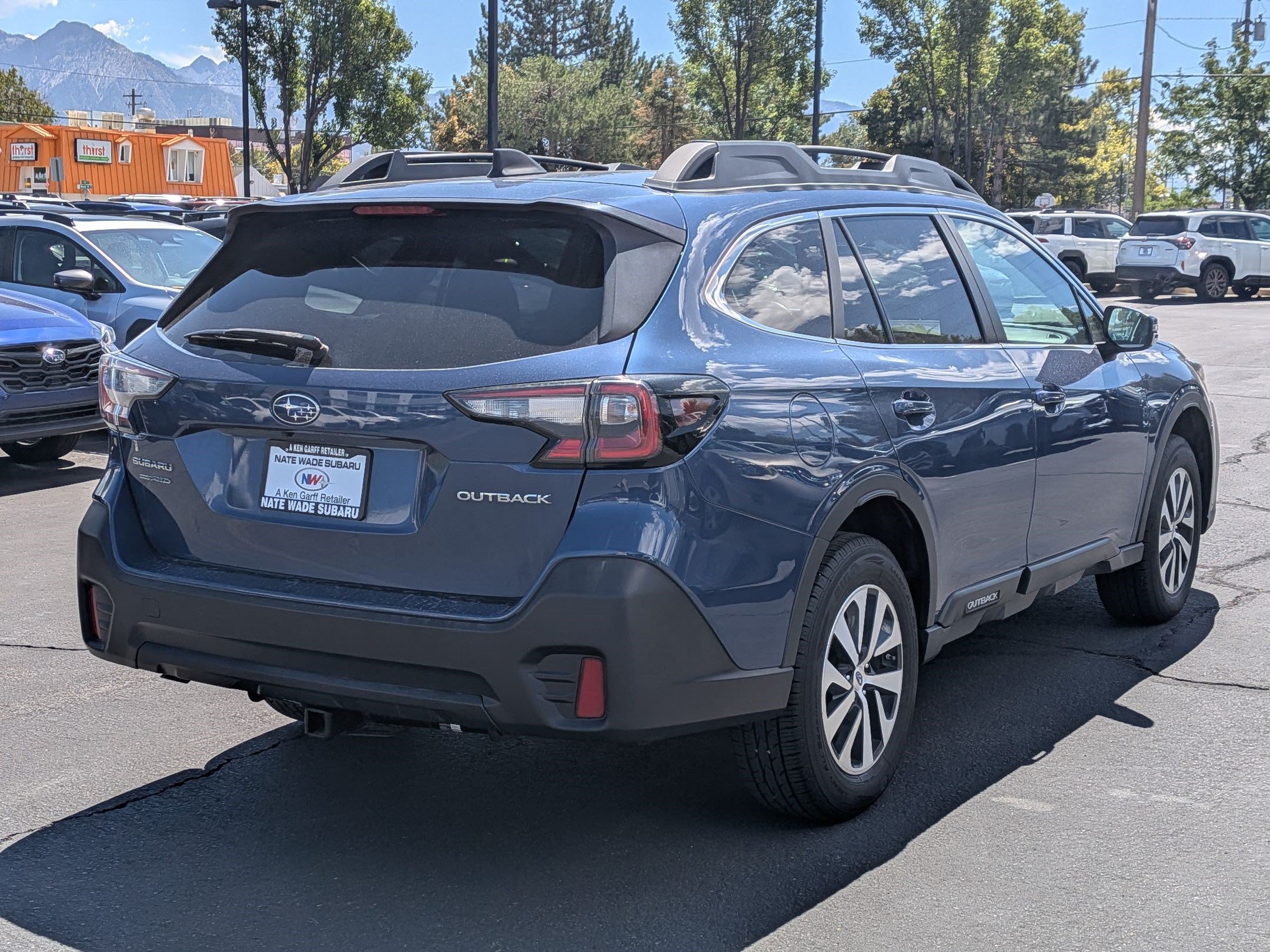 Used 2020 Subaru Outback Premium AWD/4WD image 3
