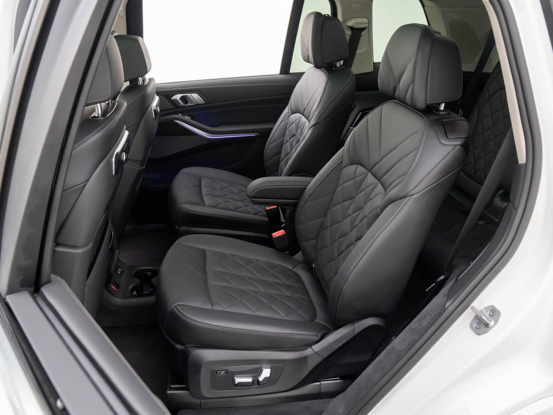 Used 2025 BMW X7 xDrive40i image 17