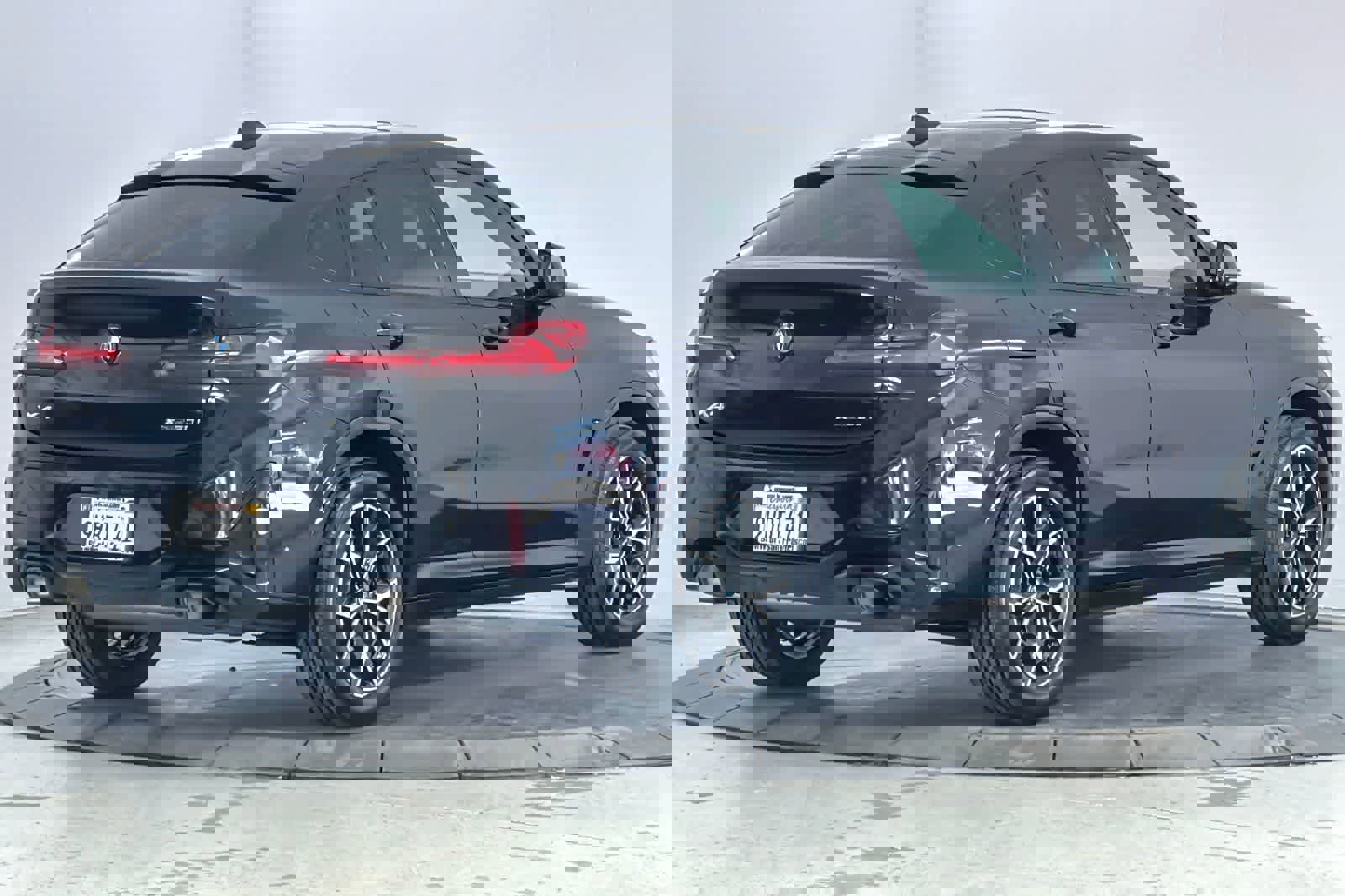 Used 2023 BMW X4 xDrive30i w/ M Sport Package image 2