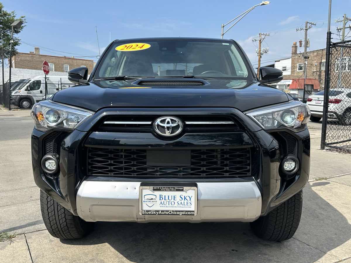 Used 2024 Toyota 4Runner TRD Off-Road Premium AWD/4WD image 2