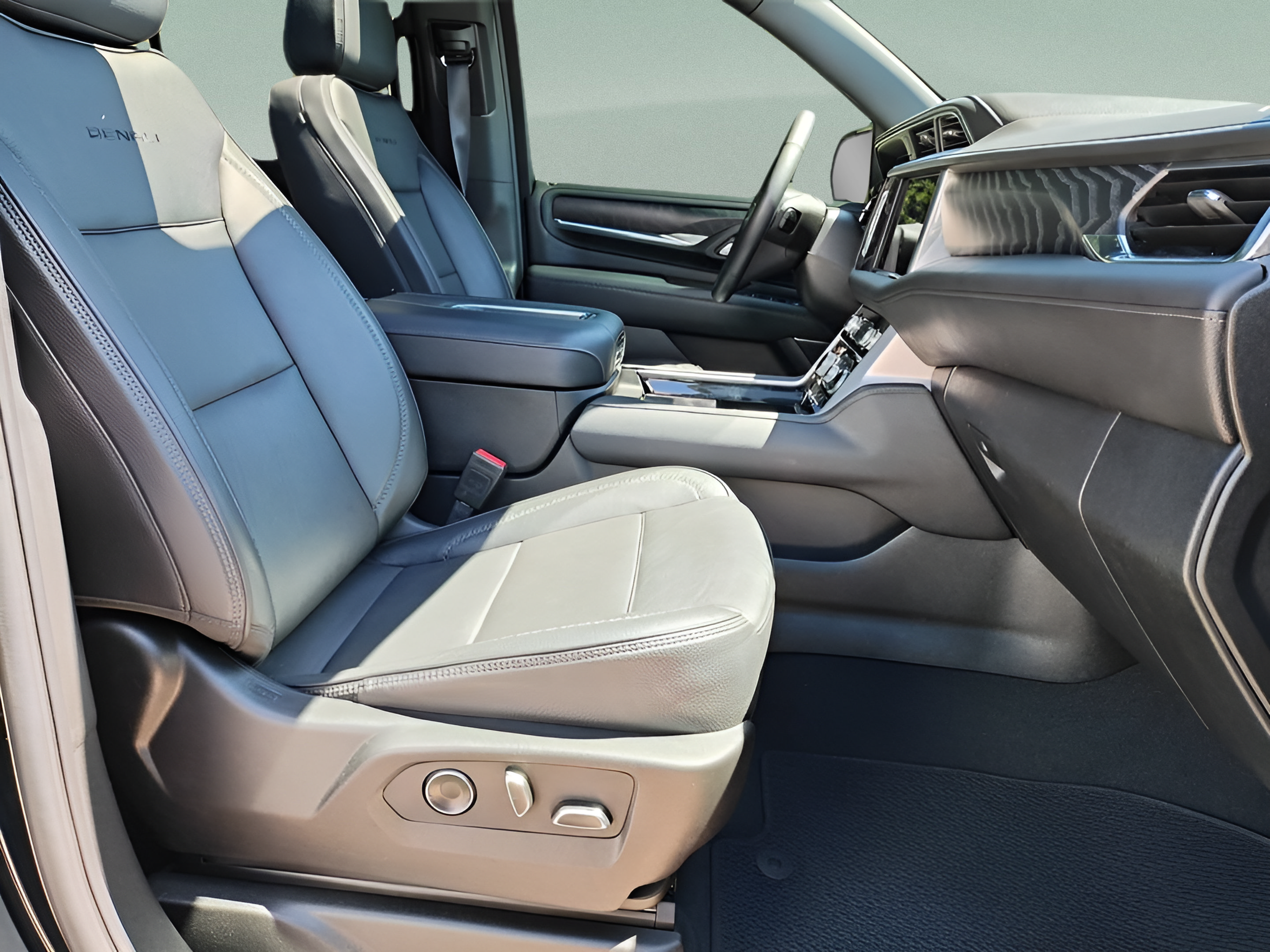Used 2024 GMC Yukon Denali w/ Max Trailering Package AWD/4WD image 25