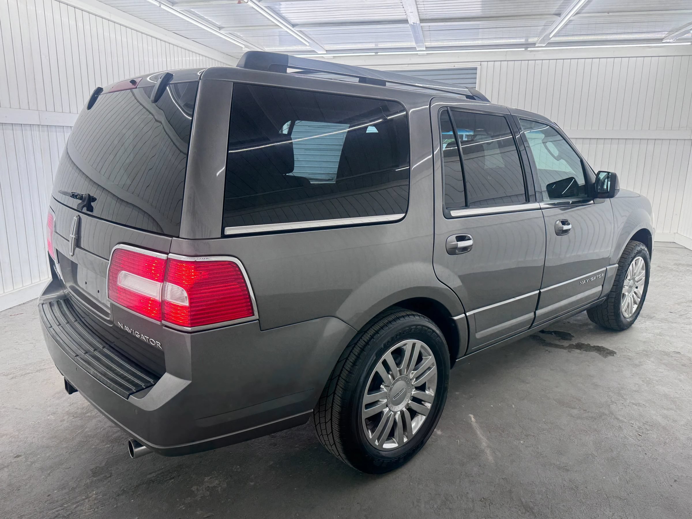 Used 2014 Lincoln Navigator 4WD image 5