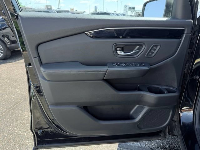 Used 2025 Honda Pilot EX-L image 13