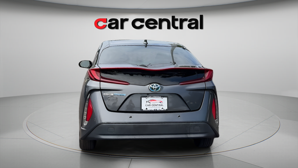 Used 2017 Toyota Prius Prime Advanced FWD image 4