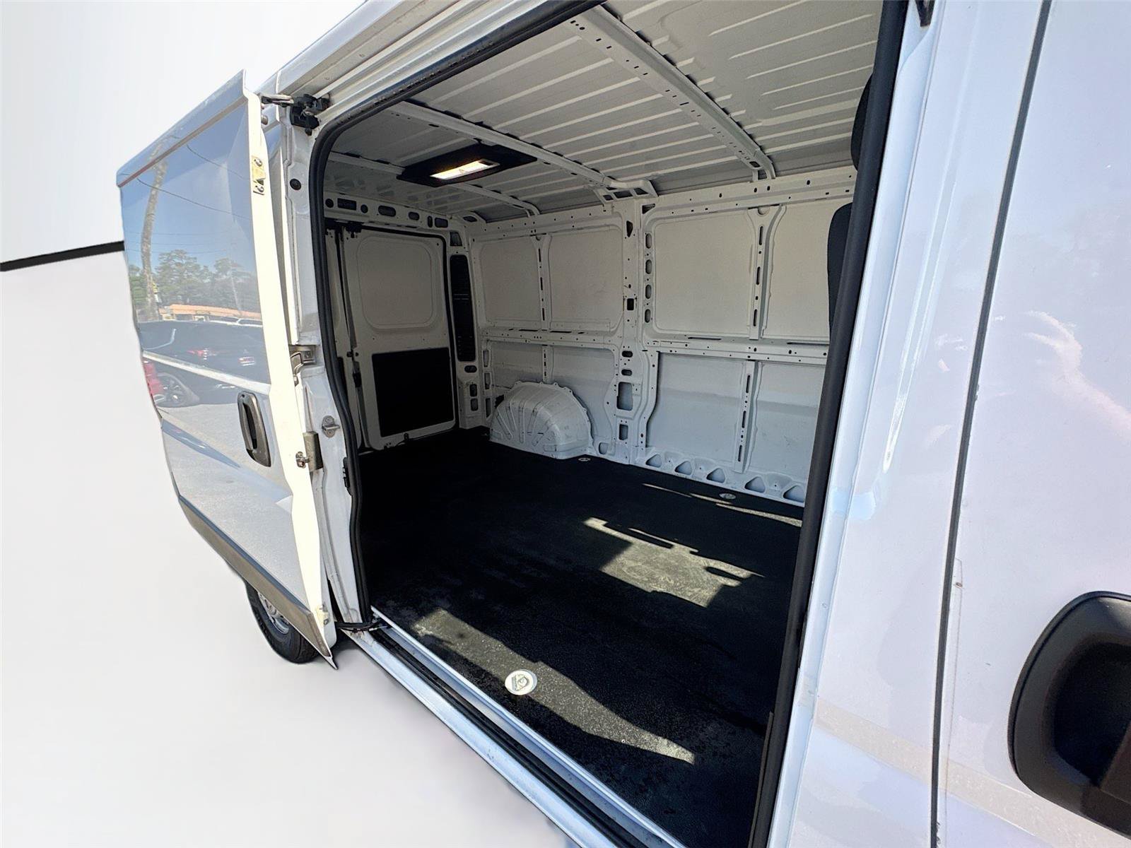 Used 2024 RAM ProMaster 1500 w/ Convenience Group FWD image 18