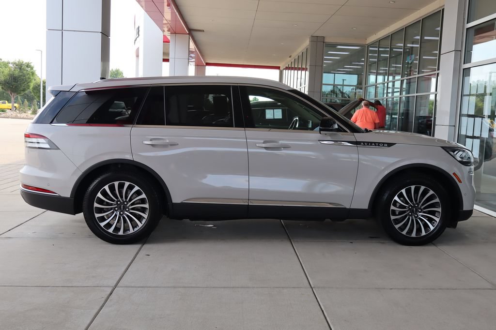 Used 2021 Lincoln Aviator Reserve w/ Equipment Group 201A RWD image 13