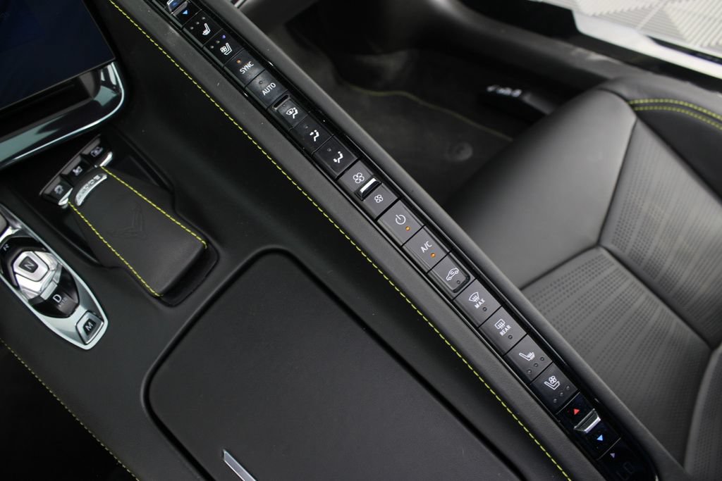 Used 2025 Chevrolet Corvette Z06 RWD image 15