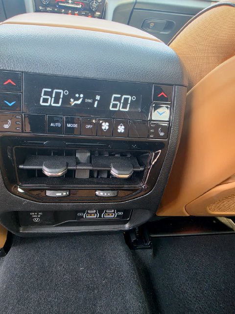 Used 2023 Jeep Grand Cherokee Summit w/ Luxury Tech Group V AWD/4WD image 13