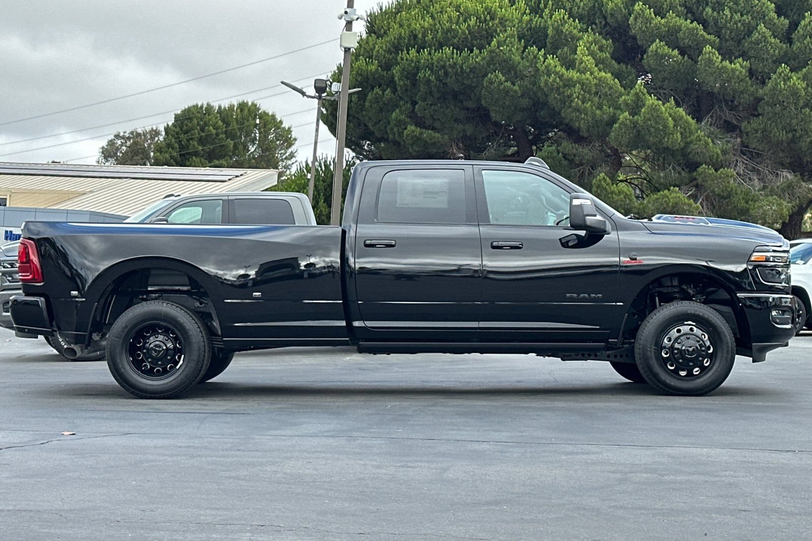 New 2026 RAM 3500 Laramie AWD/4WD image 3