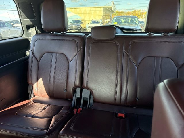 Used 2024 Ford Expedition Limited AWD/4WD image 16