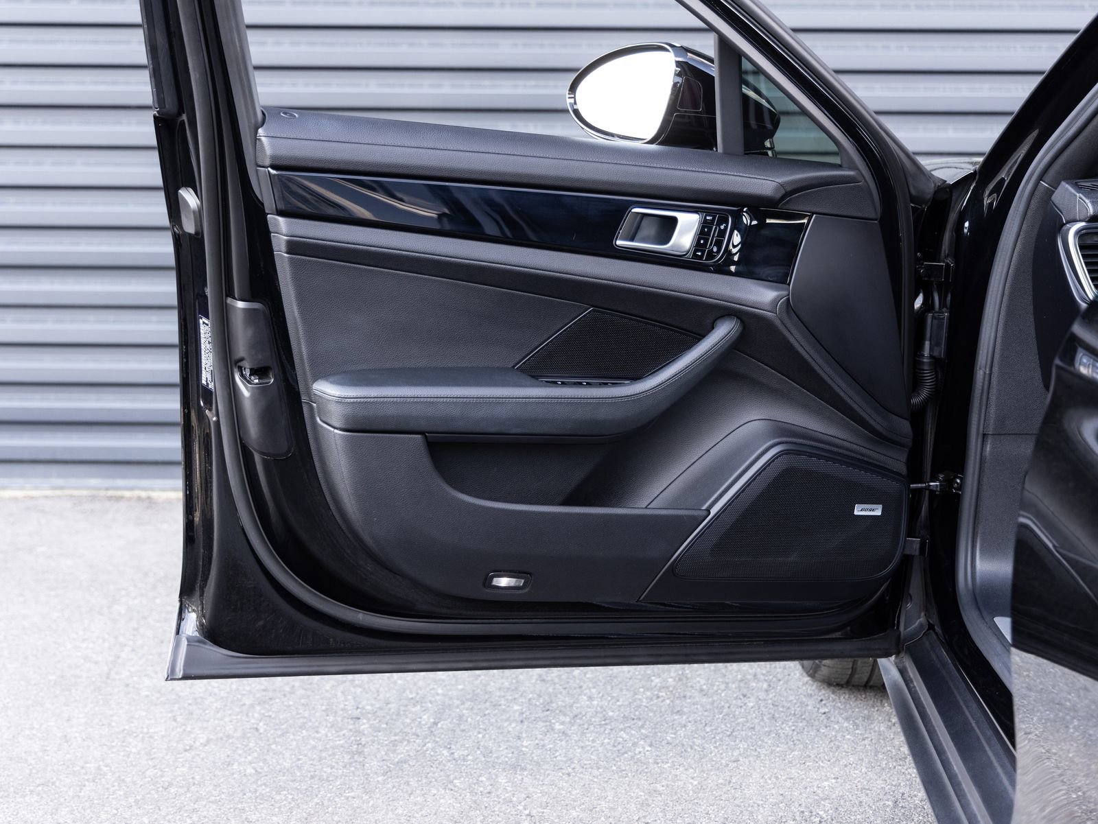 Used 2018 Porsche Panamera 4 image 19