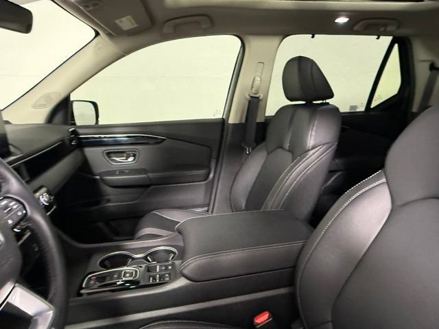 Used 2025 Honda Pilot Touring image 27