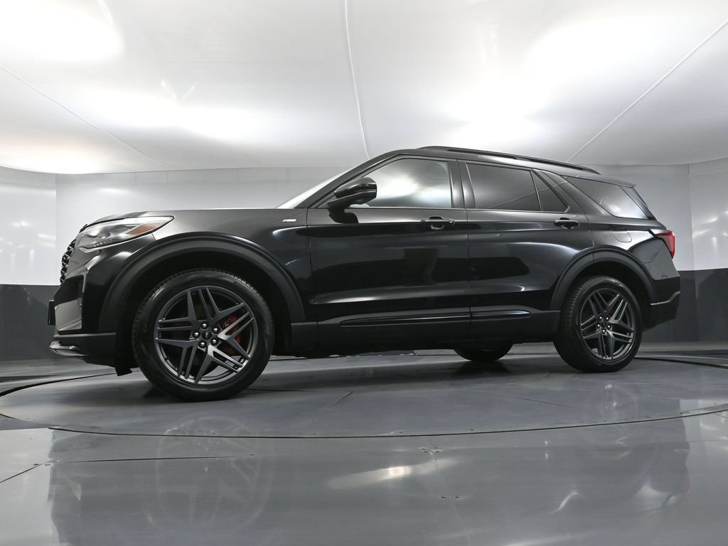 Used 2025 Ford Explorer ST-Line w/ ST-Line Street Pack AWD/4WD image 50