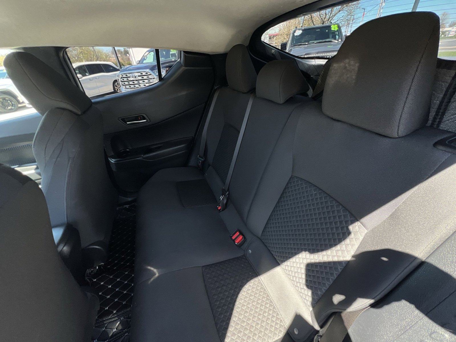 Used 2020 Toyota C-HR LE image 23