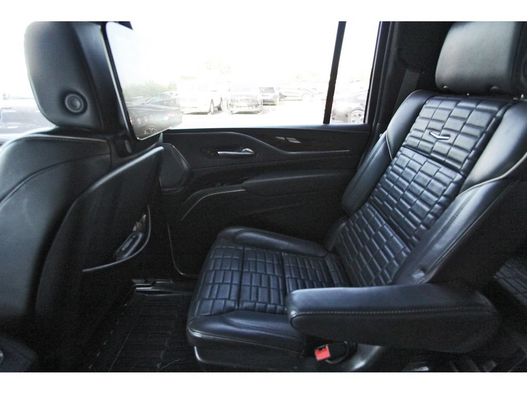 Used 2022 Cadillac Escalade ESV Sport Platinum AWD/4WD image 13