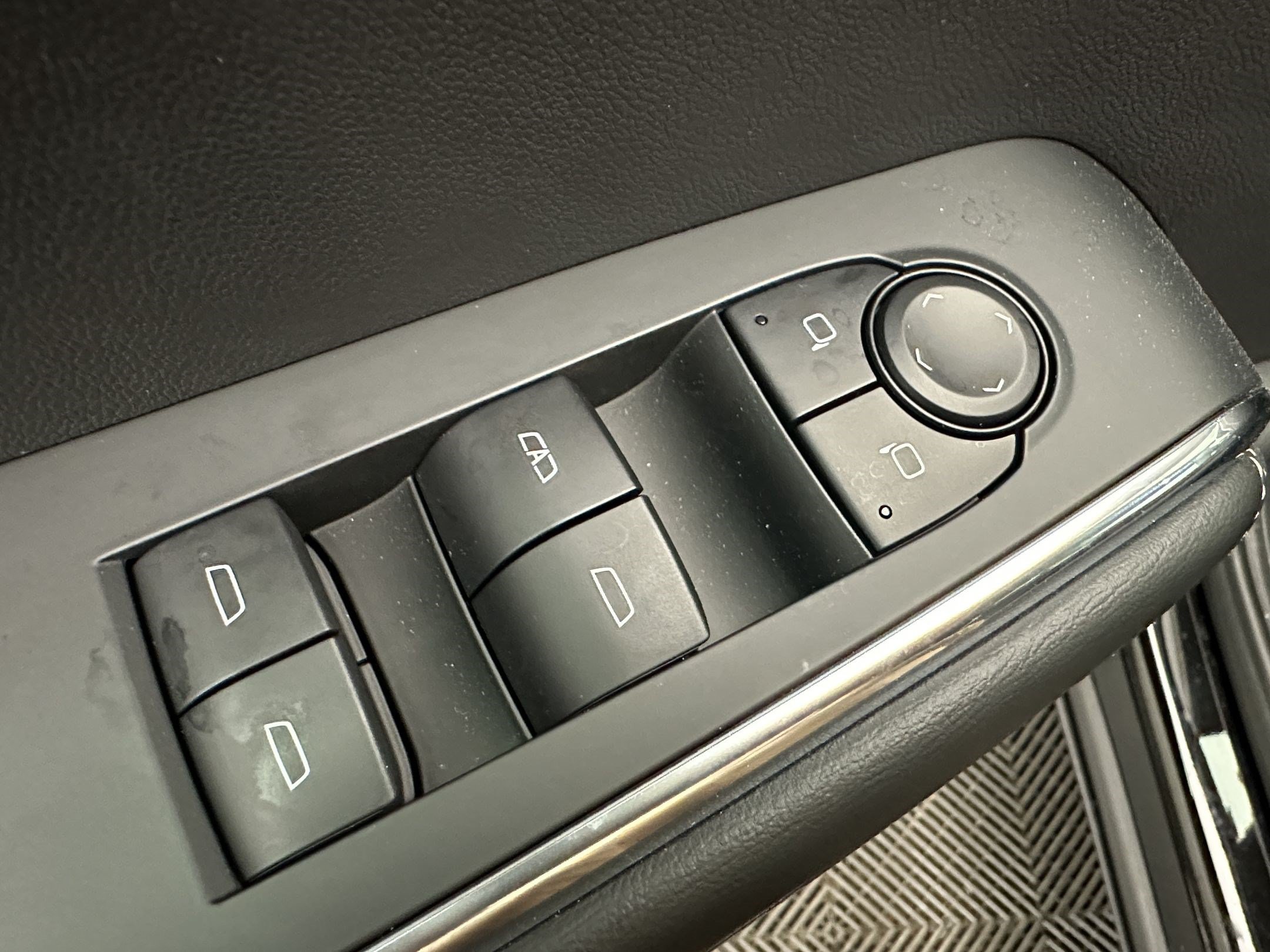 Certified 2026 GMC Acadia Elevation AWD/4WD image 14