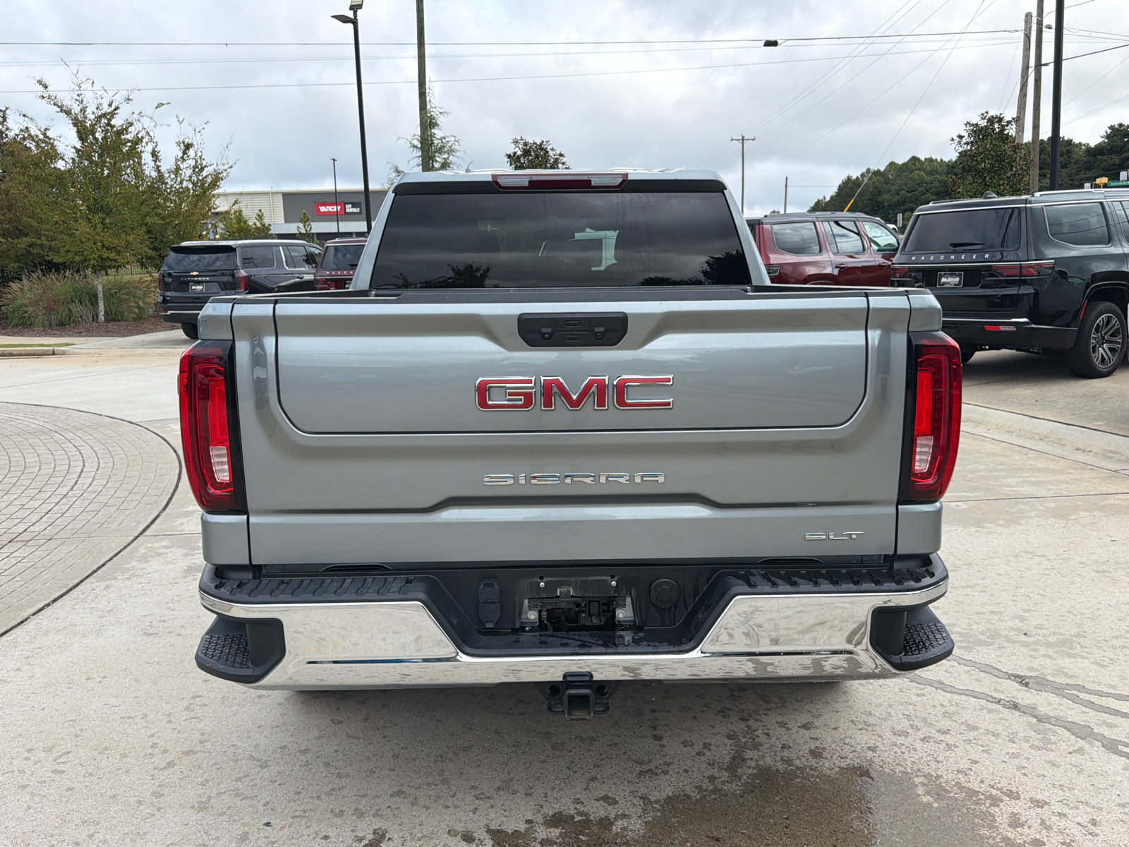 Used 2025 GMC Sierra 1500 SLT AWD/4WD image 9