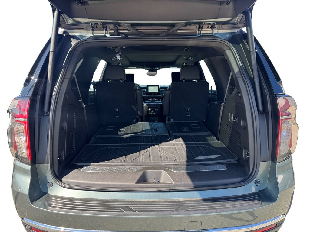 Used 2023 Chevrolet Tahoe Premier w/ Advanced Technology Package RWD image 5