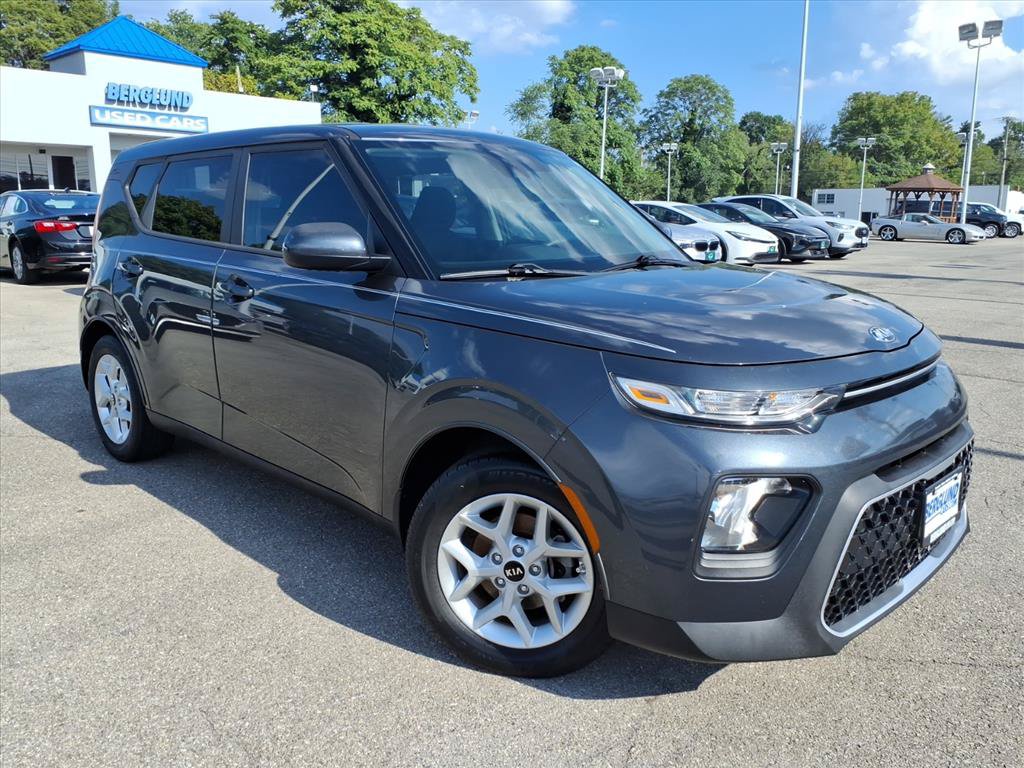 Used 2021 Kia Soul S FWD image 2