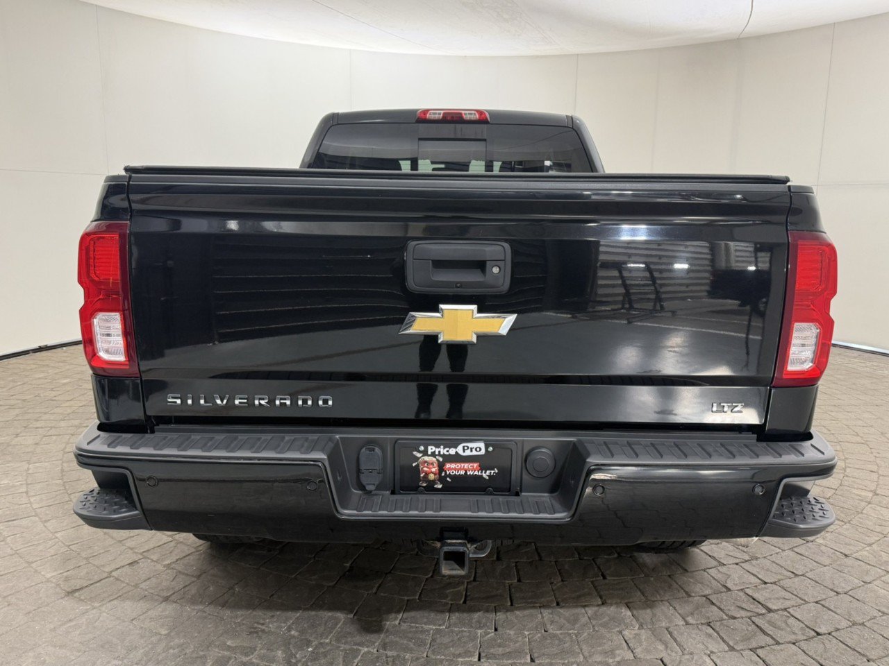 Used 2016 Chevrolet Silverado 1500 LTZ Z71 w/ LTZ Plus Package AWD/4WD image 7