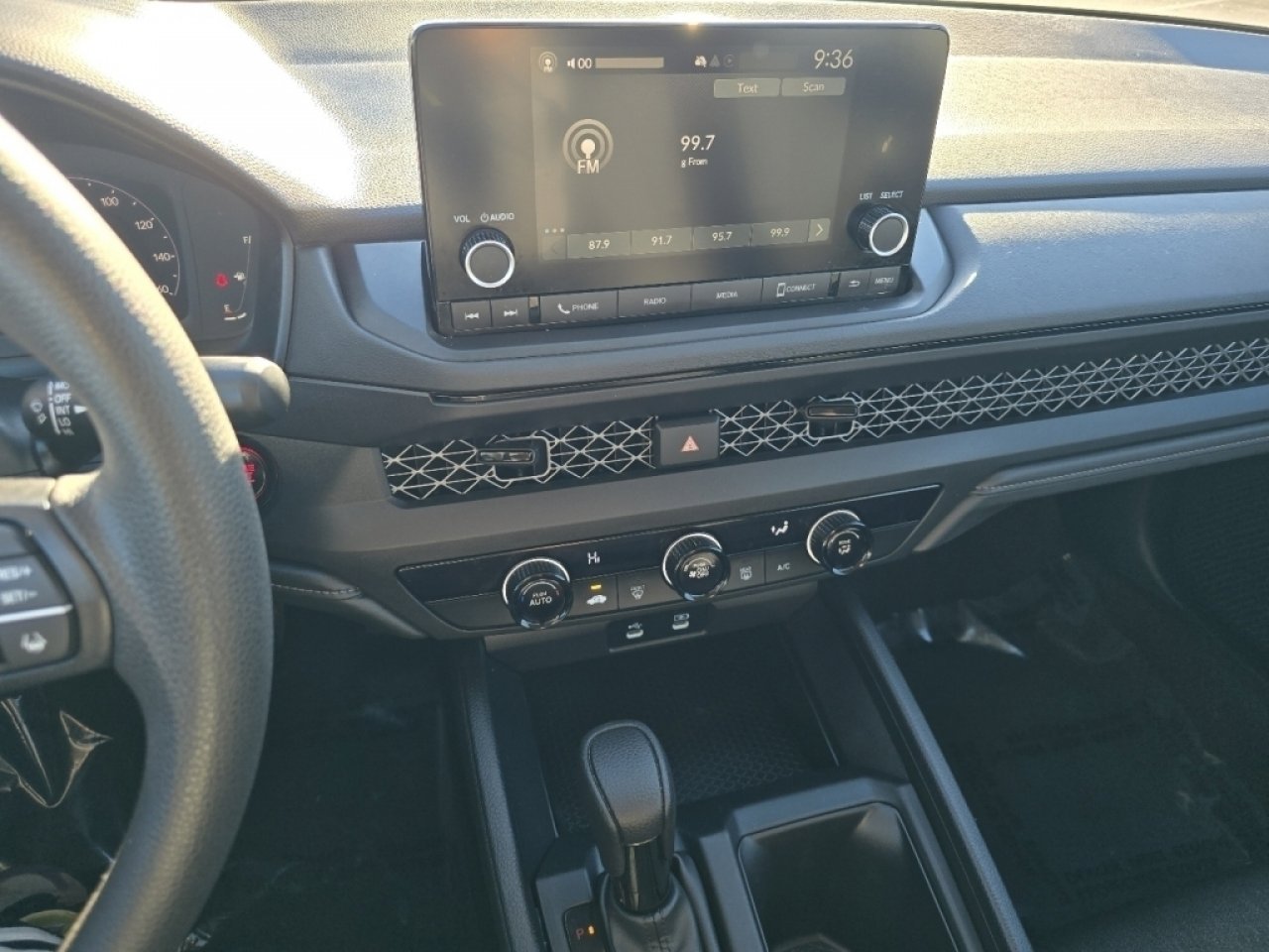 Certified 2025 Honda Accord LX image 28