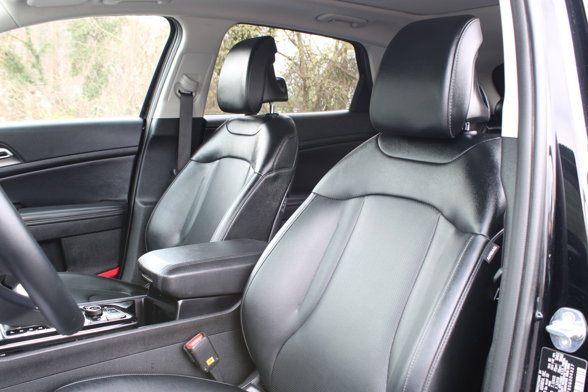 Used 2025 Kia Sportage EX w/ Premium Package image 14