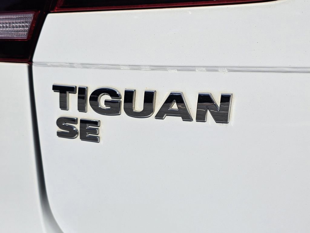 Used 2021 Volkswagen Tiguan SE R-Line image 11