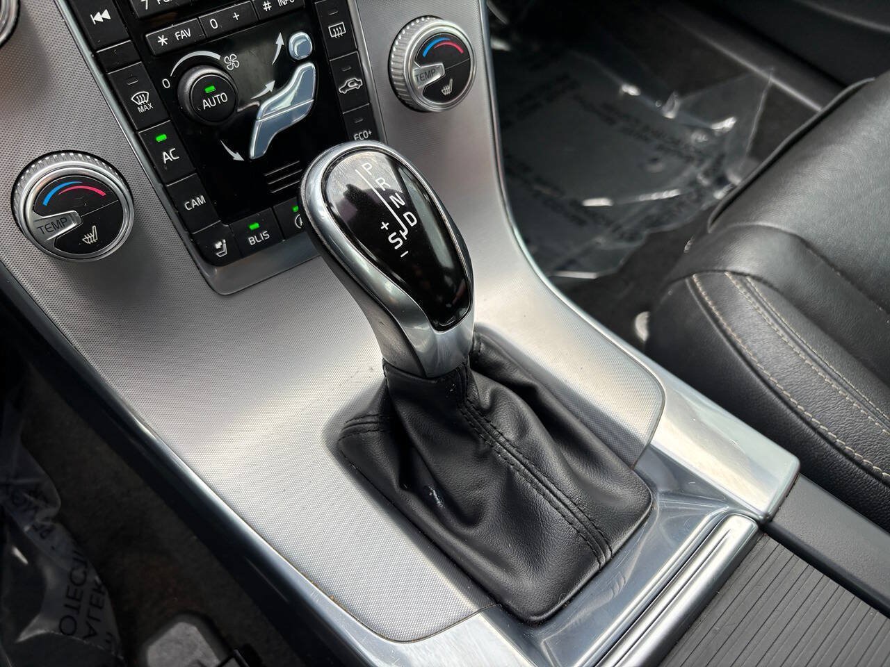 Used 2017 Volvo S60 T5 Dynamic FWD image 25