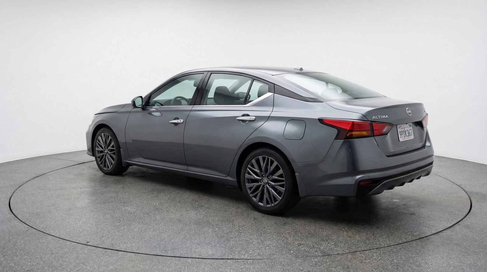 Used 2025 Nissan Altima 2.5 SV FWD image 6