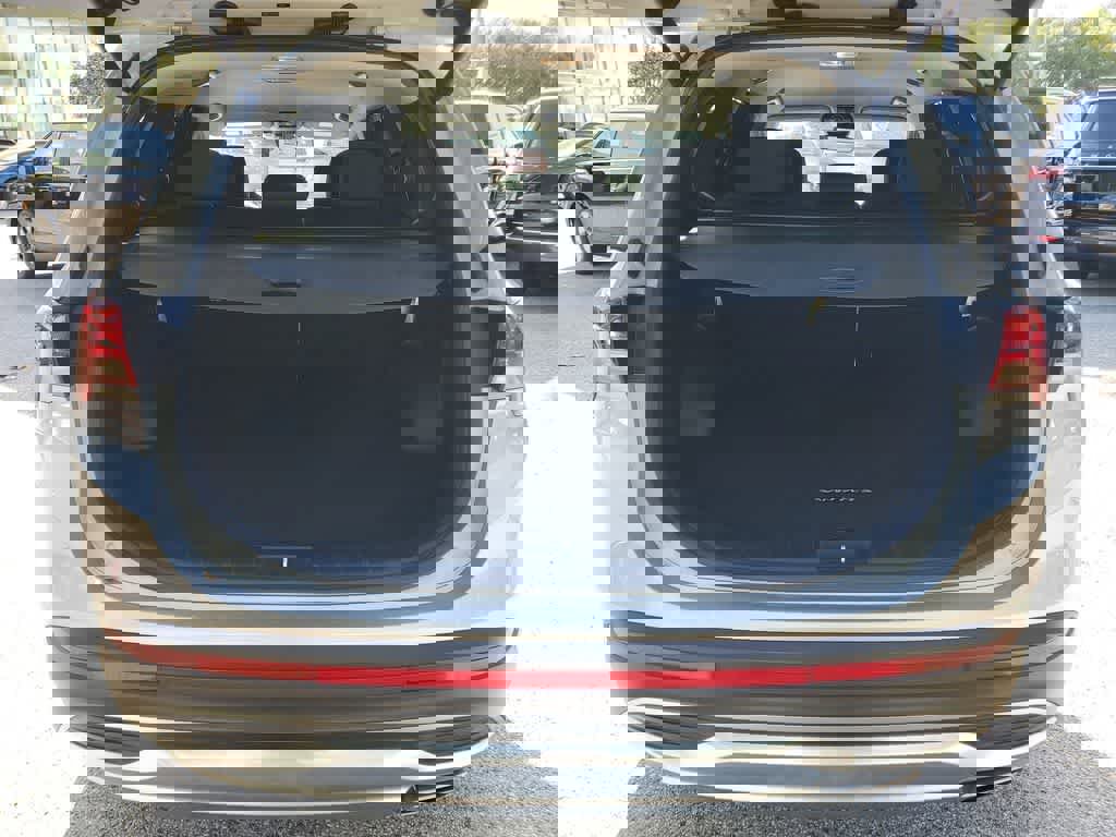 Used 2021 Hyundai Santa Fe SEL w/ Convenience Package image 8