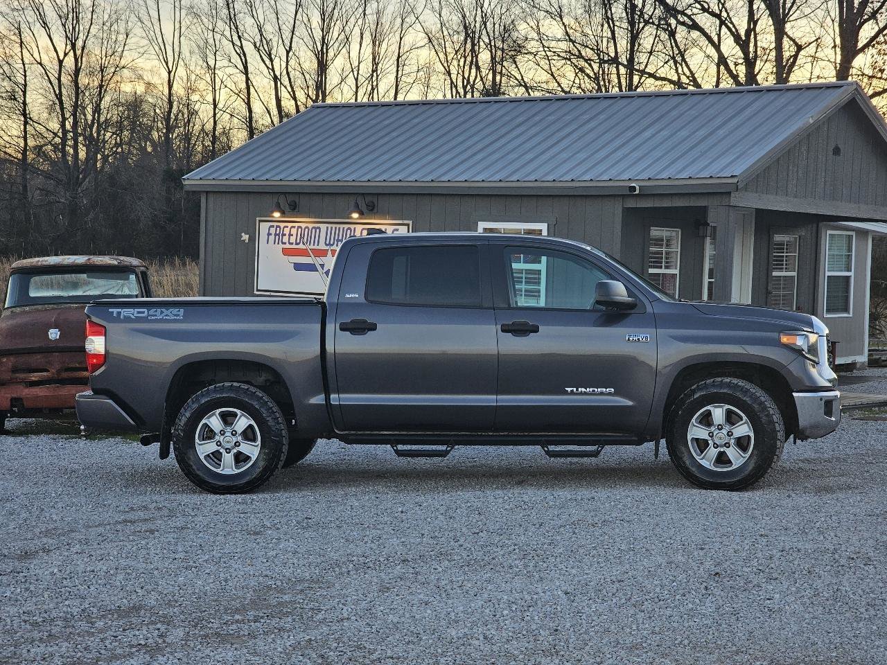 Used 2020 Toyota Tundra SR5 w/ SR5 Convenience Package image 12