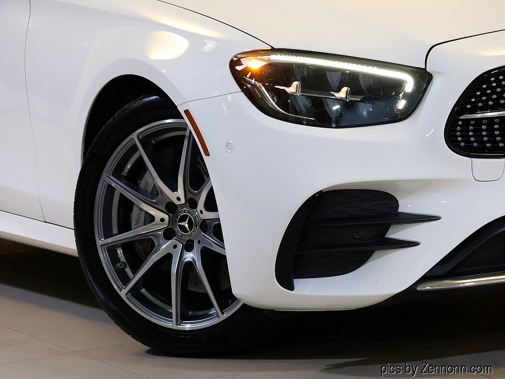 Used 2023 Mercedes-Benz E 350 4MATIC Sedan image 3