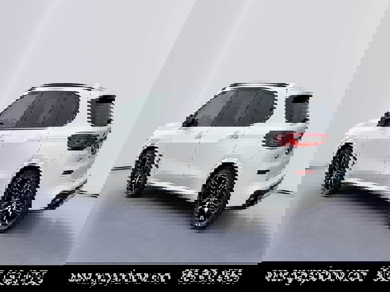 Used 2021 BMW X5 M50i w/ Premium Package image 5