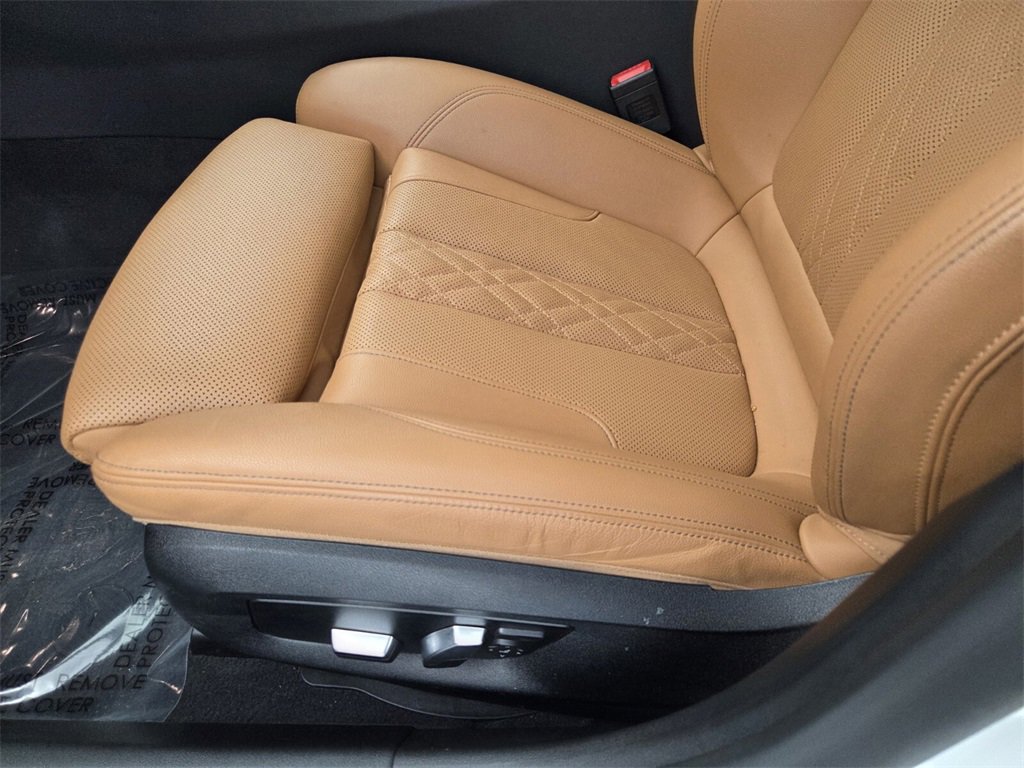 Used 2021 BMW 530i w/ Premium Package image 26