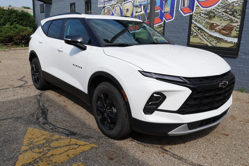 New 2026 Chevrolet Blazer LT w/ Sound & Technology Package AWD/4WD image 35